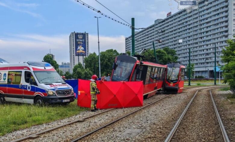 Katowice: Wypadek na Korfantego. Ruch tramwajowy wstrzymany/fot.Śląska Policja/fb