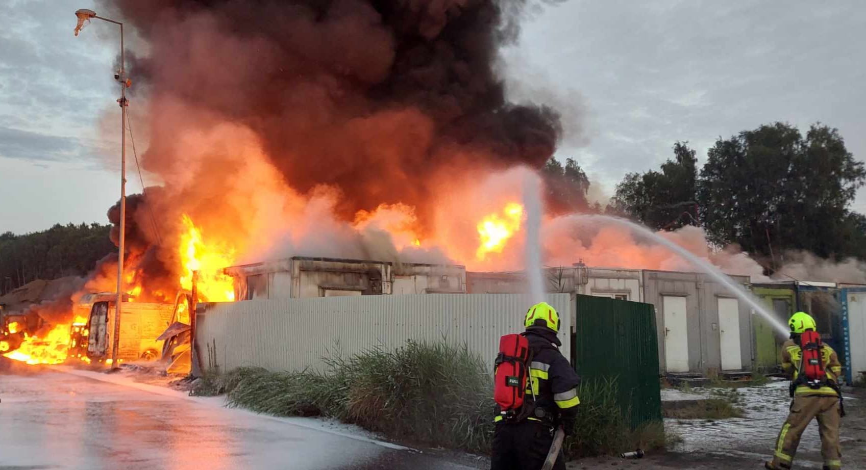 Pożar w Sławkowie. Palą się zbiorniki paliw. Fot. FB/Rafał Adamczyk