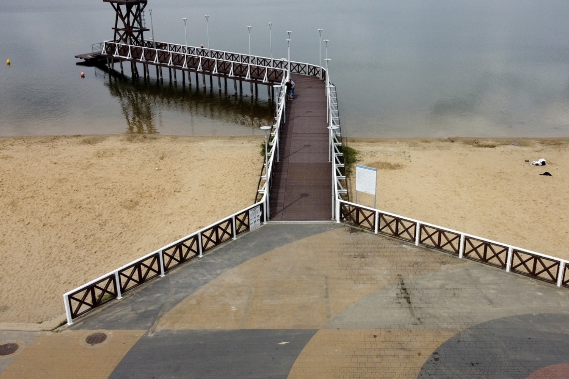 Molo na Pogorii jest po remoncie. Ruszył sezon kąpielowy. Fot. UM Dąbrowa Górnicza