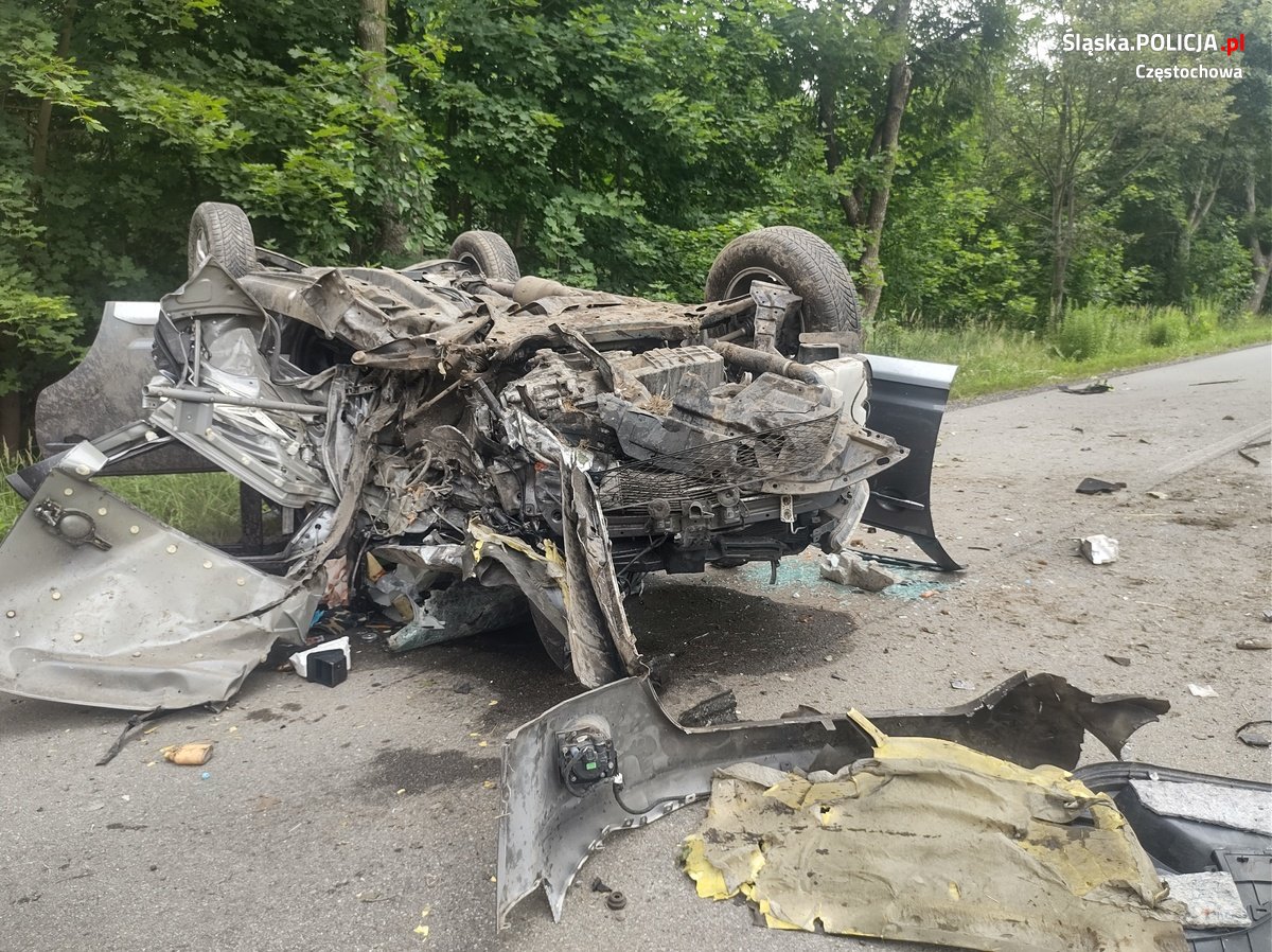Tragedia pod Częstochową. Nie żyje 39-latek/fot.Śląska Policja