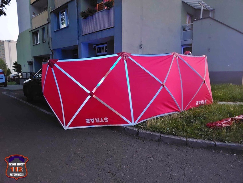 Upadek z wysokości w Tychach. Kobieta nie żyje/fot.112 Tychy/Tyskie Służby Ratownicze