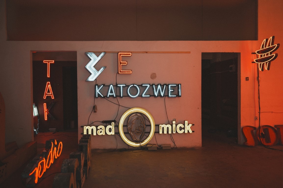 Śląskie: Uratował neony. Otwiera pracownię /fot.UM Bytom