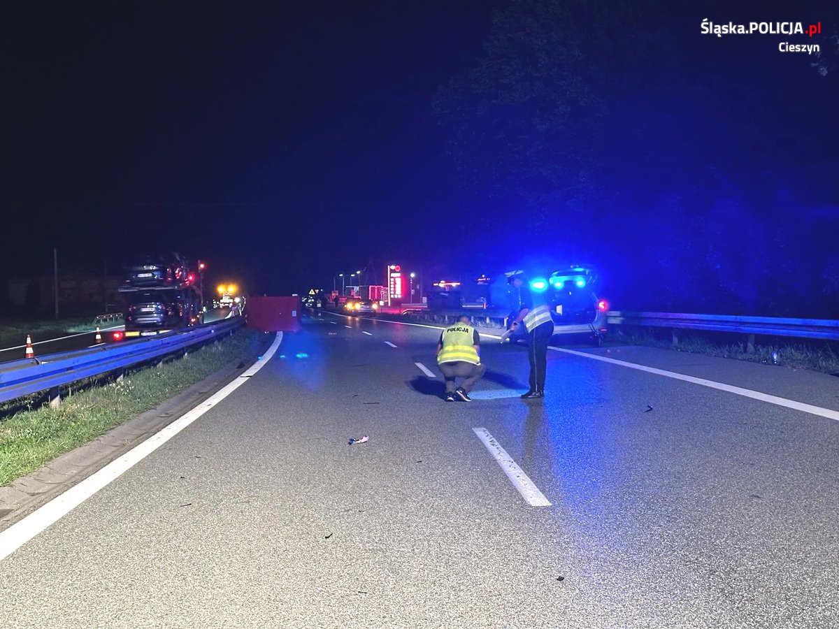 Śląskie: Stracił życie pod kołami busa/fot.Śląska Policja