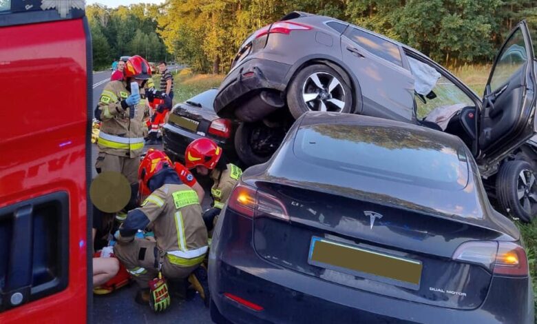 Wypadek na DW919. Sześć osób w szpitalu. Fot. Policja Śląska