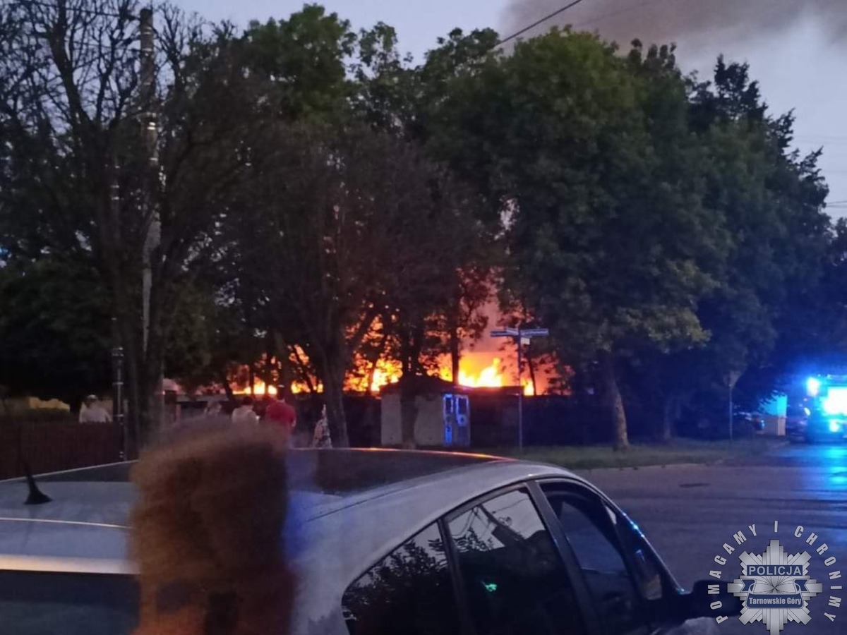 Pożar magazynu w Tarnowskich Górach. Ogromne straty/fot.KPP Tarnowskie Góry