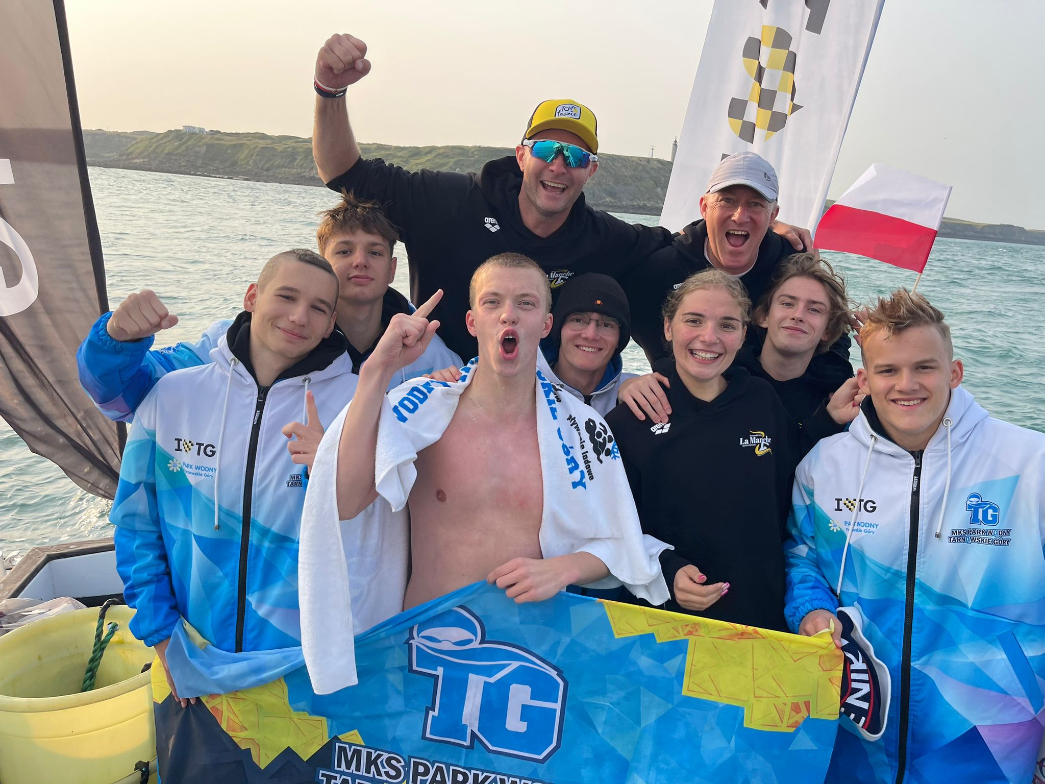 Sztafeta z Tarnowskich Gór przepłynęła przez Kanał La Manche/fot.UM Tarnowskie Góry