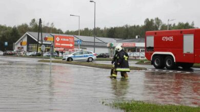 Intensywne opady. Zamknięte drogi w woj. śląskim/fot.śląska policja