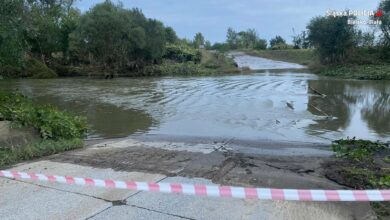 Śląskie: Nurt rzeki porwał auto/fot.Śląska Policja