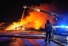 Ogromny pożar w Koniecpolu. Pali się hala magazynowa. Fot. PSP