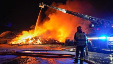 Ogromny pożar w Koniecpolu. Pali się hala magazynowa. Fot. PSP