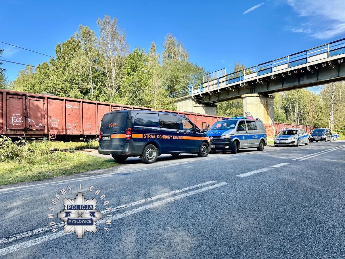 Rowerzysta zginął pod kołami pociągu w Mysłowicach/fot.Śląska Policja