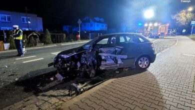 Cieszyn: Zderzenie tira z osobówką/fot.Śląska Policja