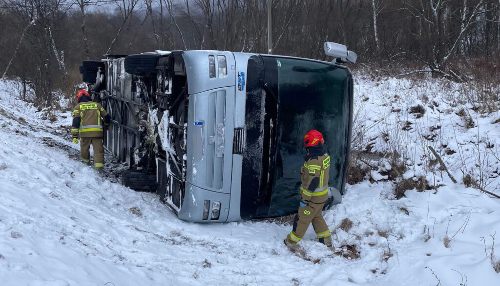 autobus w rowie Bieszczady