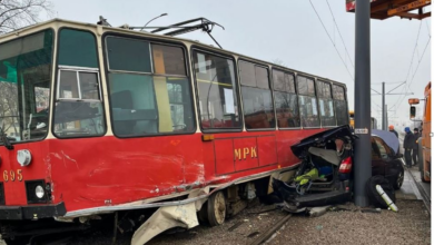 tramwaj zderzył sie z osobówką w Częstochowie