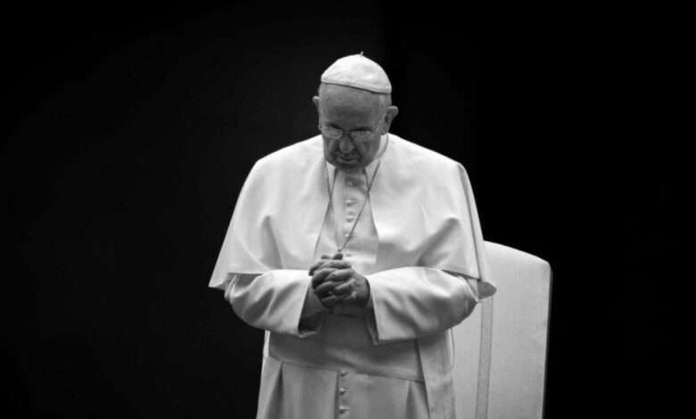 Papież Franciszek nie żyje