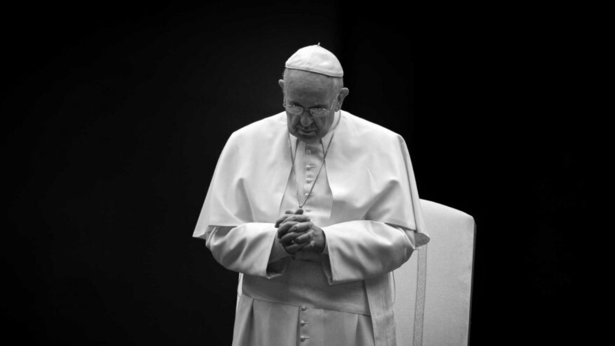 Papież Franciszek nie żyje