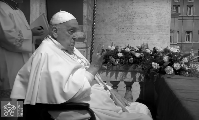 Papież Franciszek nie żyje