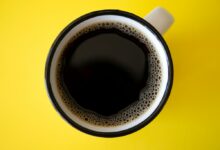 Kubki reklamowe z nadrukiem – praktyczny gadżet, który promuje Twoją firmę każdego dnia