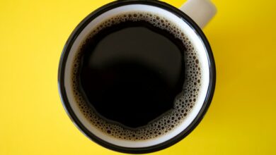 Kubki reklamowe z nadrukiem – praktyczny gadżet, który promuje Twoją firmę każdego dnia