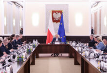 Posiedzenie rządu przy stole Donald Tusk i ministrowie