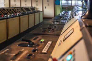 Noc muzeów 2025 pulpit sterowniczy w zakładzie przemysłowym 