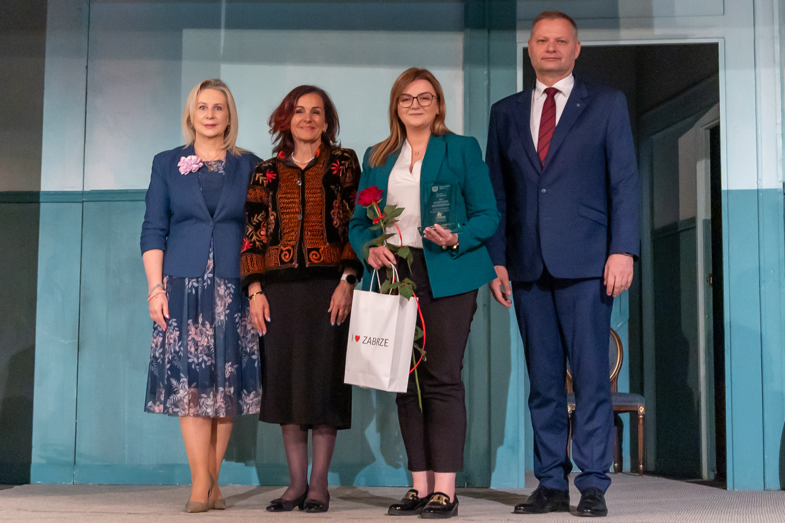 Ambasadorzy Srebrnego Pokolenia odebrali wyróżnienia w Teatrze Nowym w Zabrzu