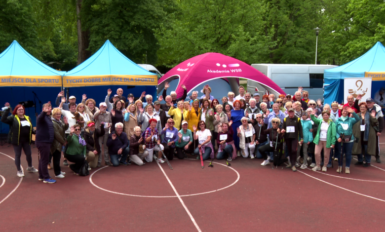 Uniwersytecki Dzień Sportu Tychy 2025 zdjęcie grupowe uczestników
