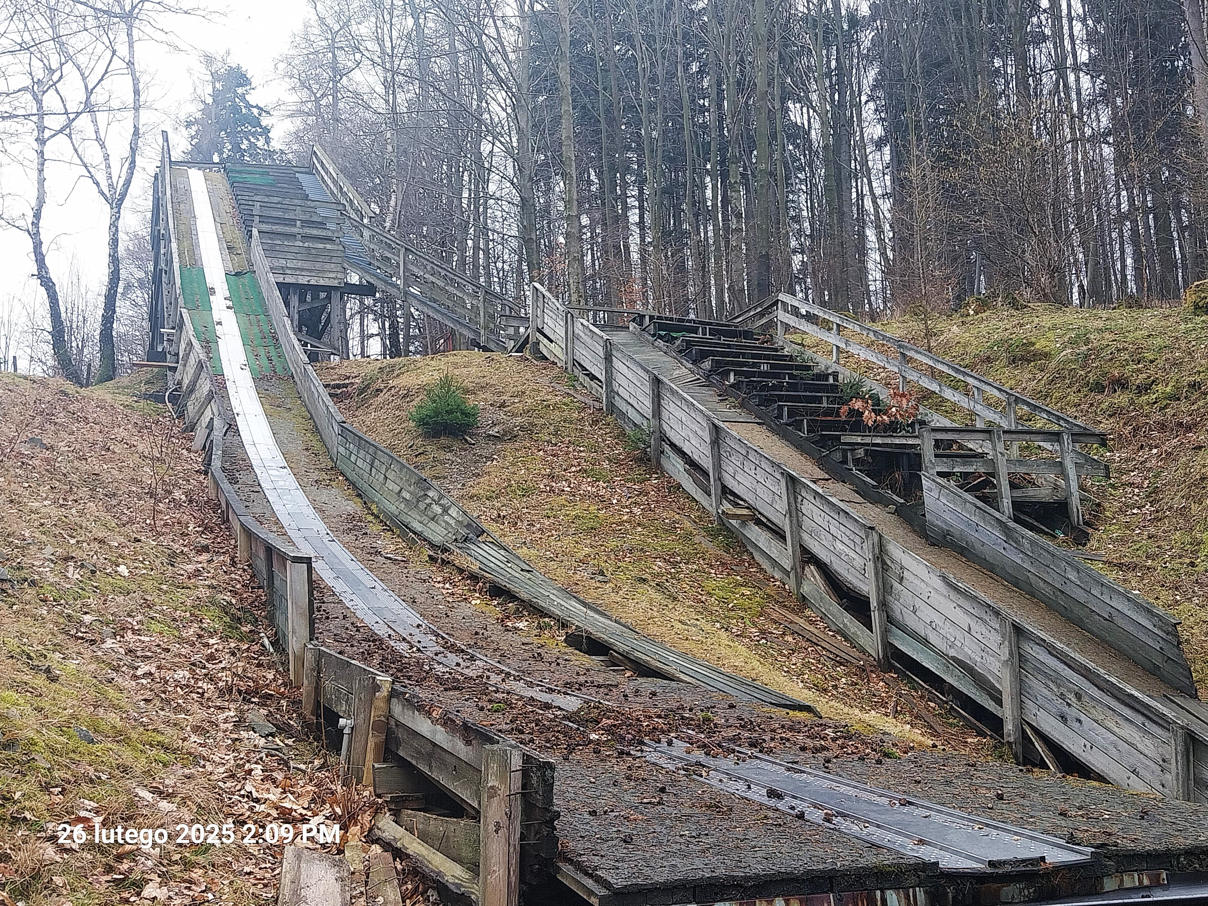 Powiat bielski wspiera remont skoczni narciarskich w Bystrej