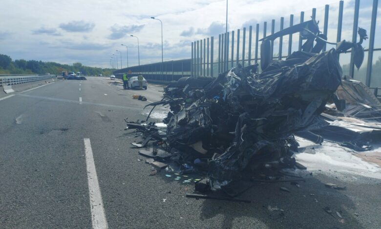 wypadek A4 Zabrze zablokowana samochód po wypadku