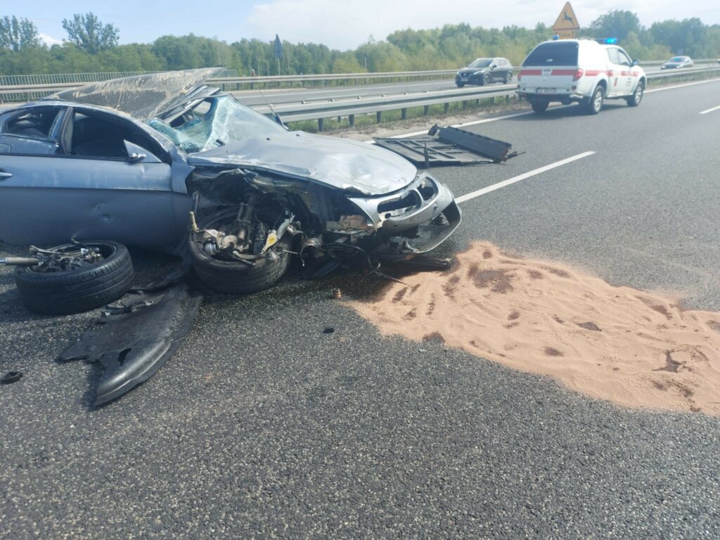 wypadek A4 Zabrze zablokowana samochód po wypadku