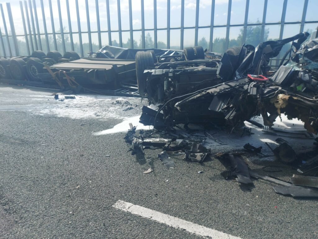 wypadek A4 Zabrze zablokowana samochód po wypadku