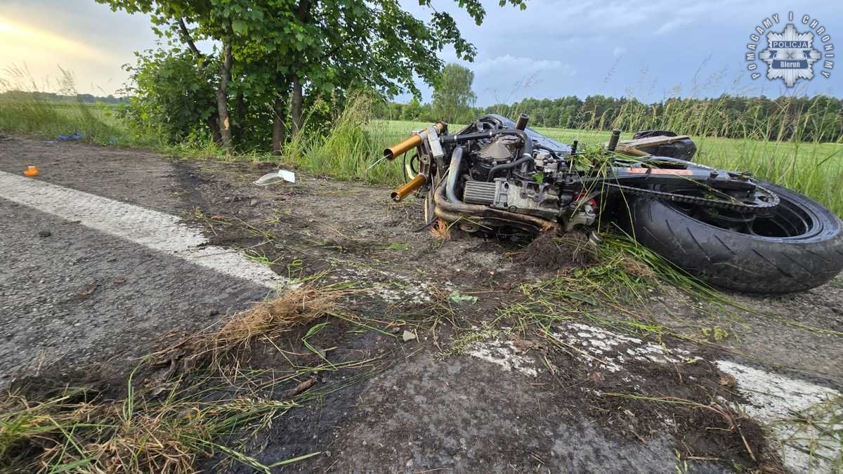 Kolejny tragiczny wypadek na Śląsku! 32-letni motocyklista nie przeżył zderzenia z drzewem w Bieruniu