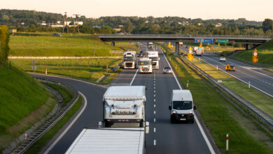 Nie zderzakuj kampania - samochody na autostradzie