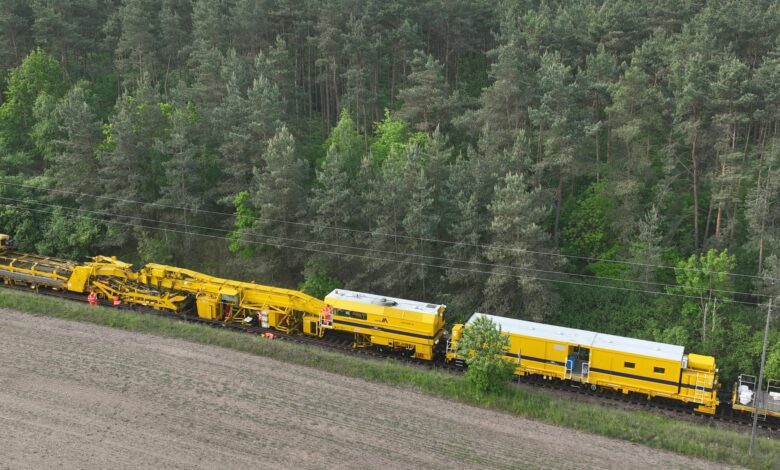 Maszyna kolejowa podczas pracy