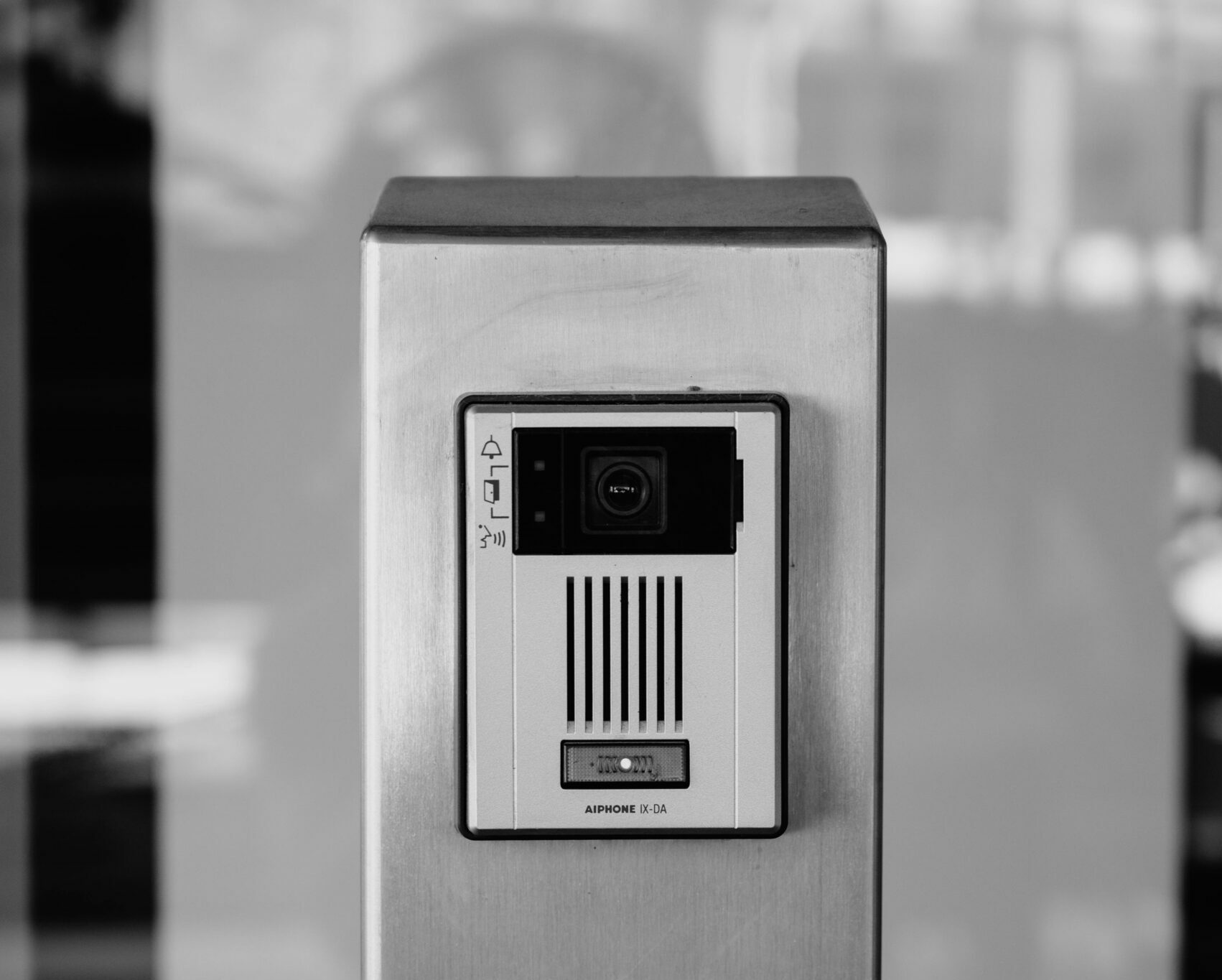 Wideodomofony dla seniorów i dzieci – jak zwiększyć bezpieczeństwo domowników?