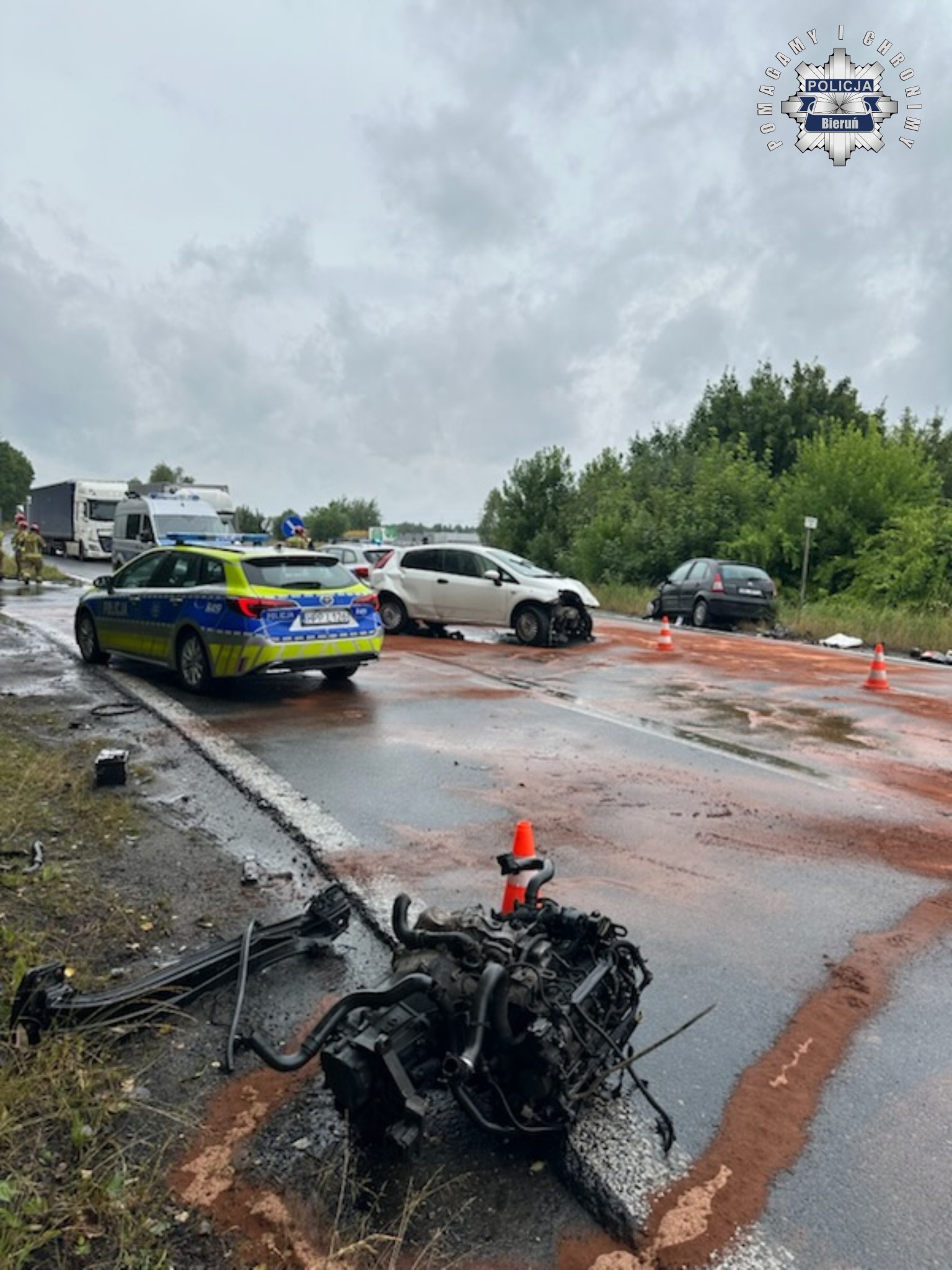 Kolizja na DK44 w Bieruniu. Droga była zablokowana przez kilka godzin – dwie osoby trafiły do szpitala