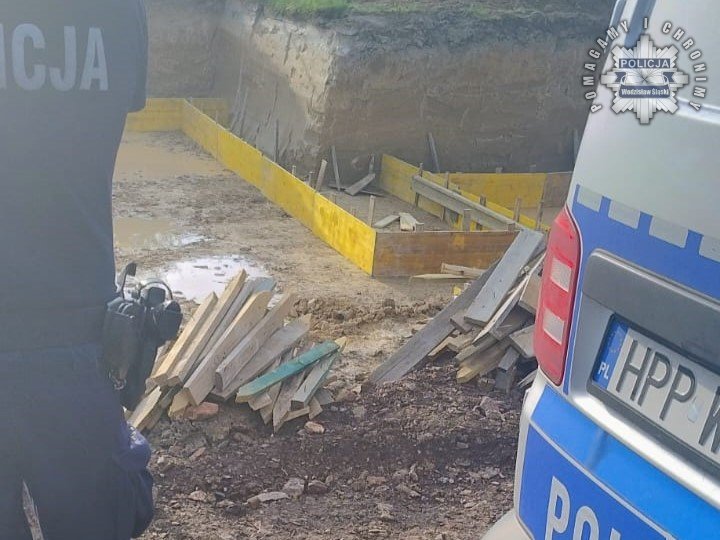 [Wideo] Makabryczne odkrycie na budowie w Wodzisławiu! Niewybuchy i… ludzki szkielet?!