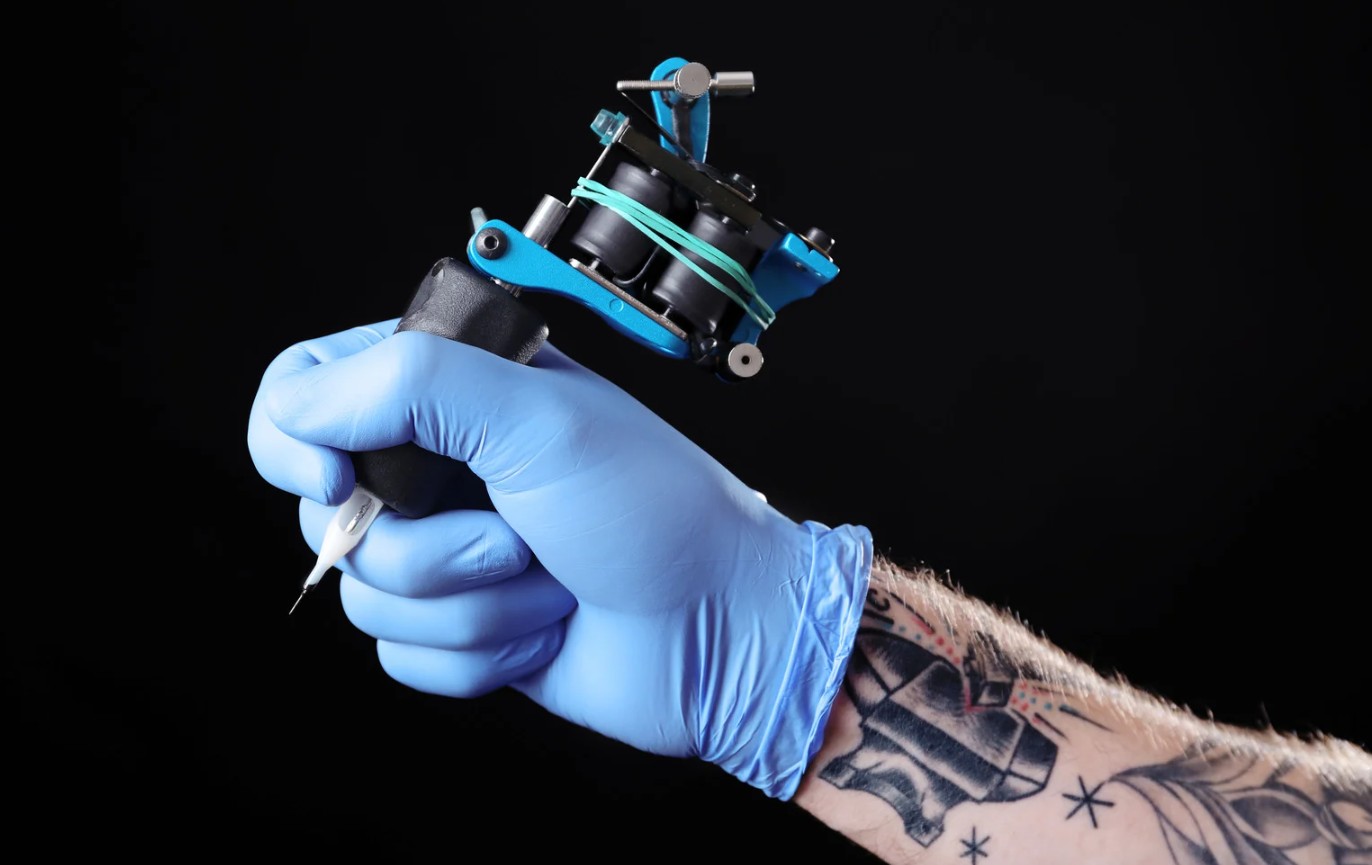 Maszynka do tatuażu dla początkującego tatuatora: jaką wybrać?