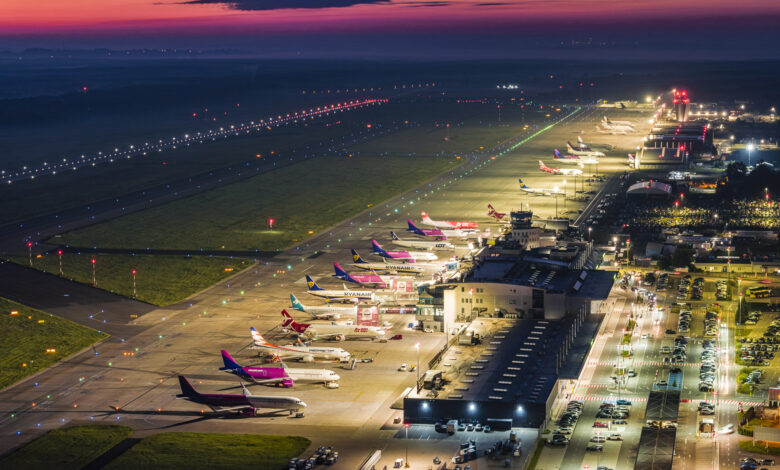 Katowice airport samoloty na płycie lotniska