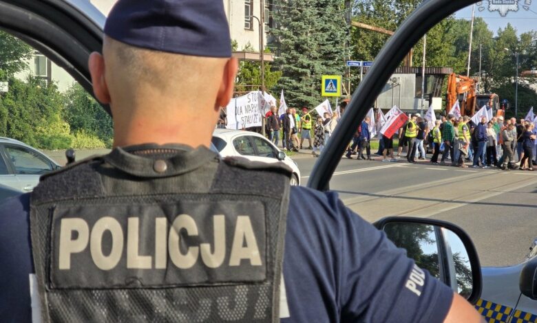 policja strajk protest hutników
