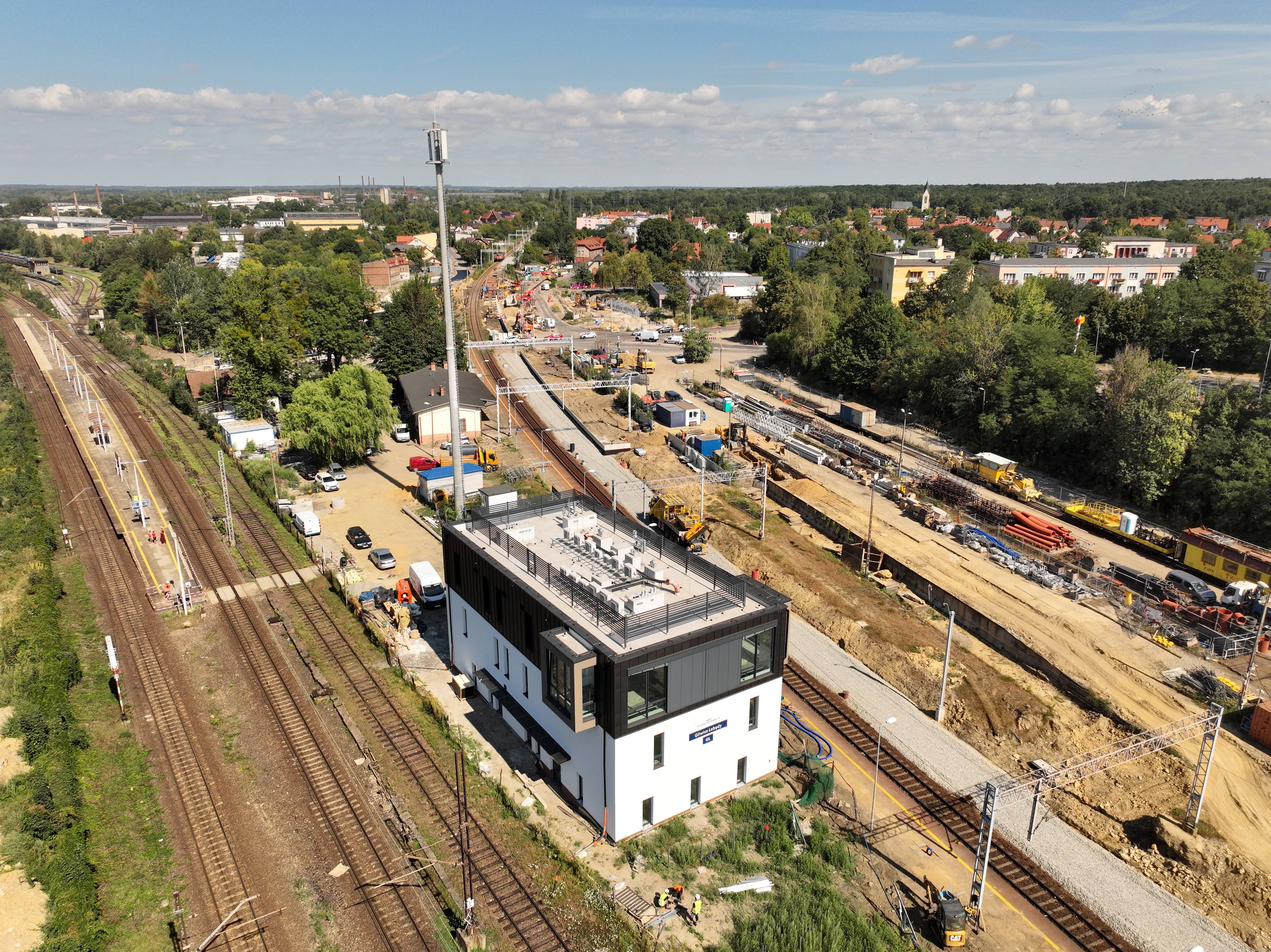 Gliwice Łabędy w przebudowie. Nowe perony i zmiany w komunikacji od 1 września