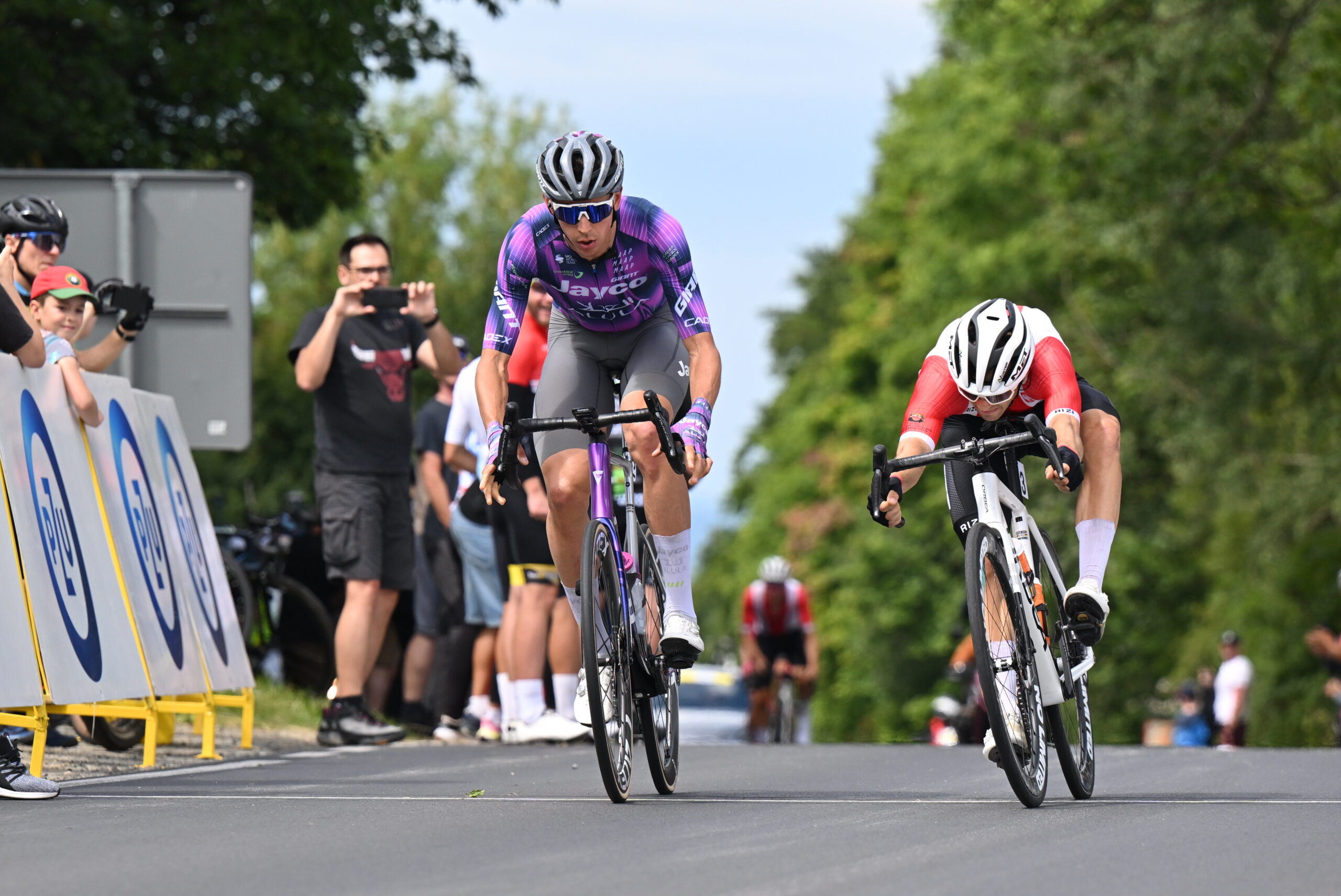 Tour de Pologne 2025 etap II Kolarze na trasie