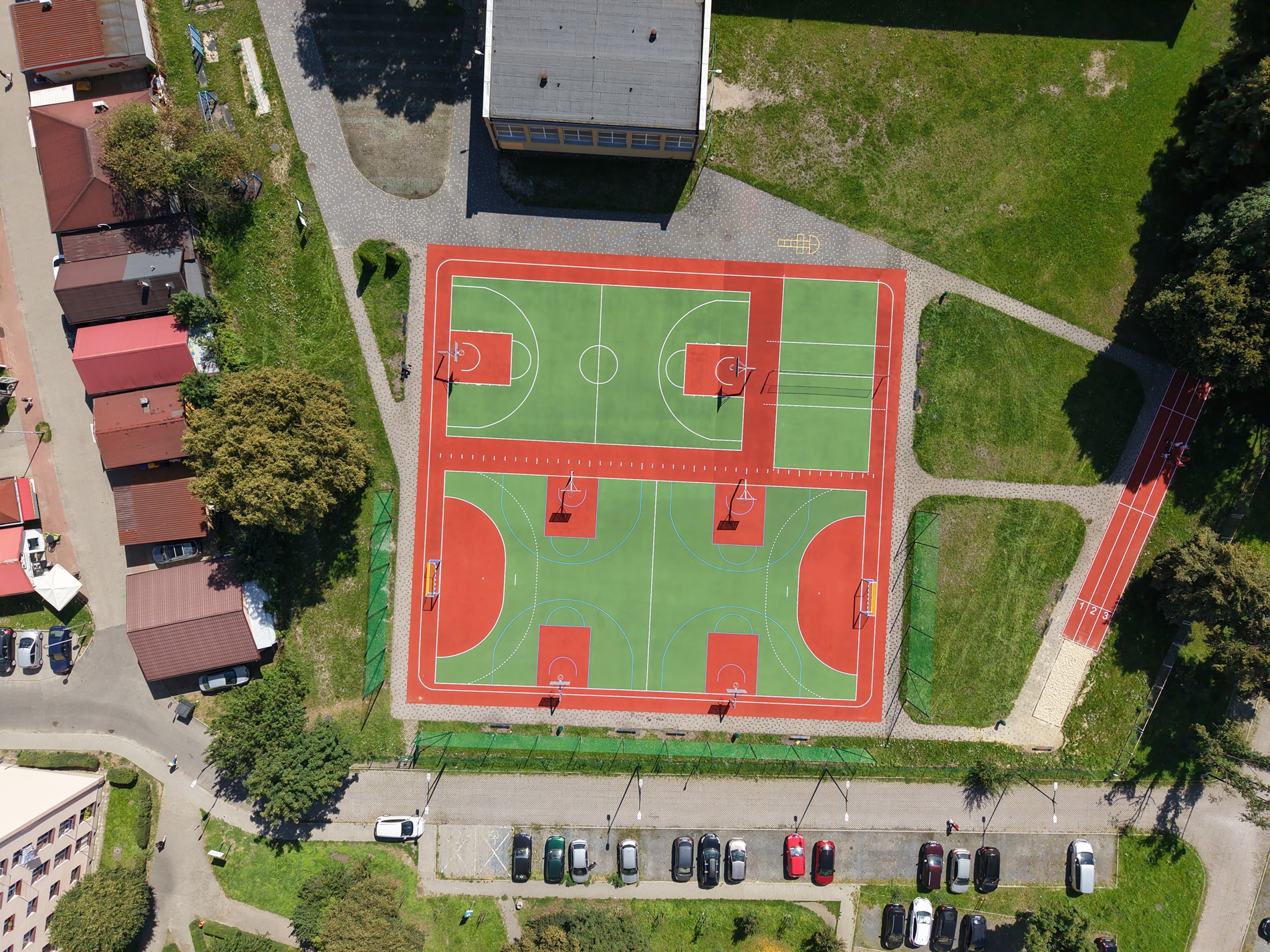 Dzieci oszaleją ze szczęścia! Nowe boisko przy SP 27 w Rudzie Śląskiej już gotowe – zobacz zdjęcia!