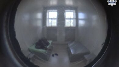 Zabójstwo w Dąbrowie Górniczej wizjer w drzwiach celi