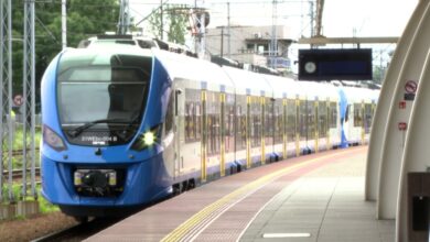 rozkład jazdy wrzesień 2025 odjeżdżający pociąg ze stacji kolejowej