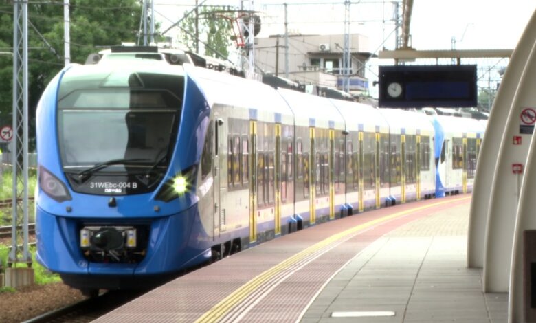 rozkład jazdy wrzesień 2025 odjeżdżający pociąg ze stacji kolejowej