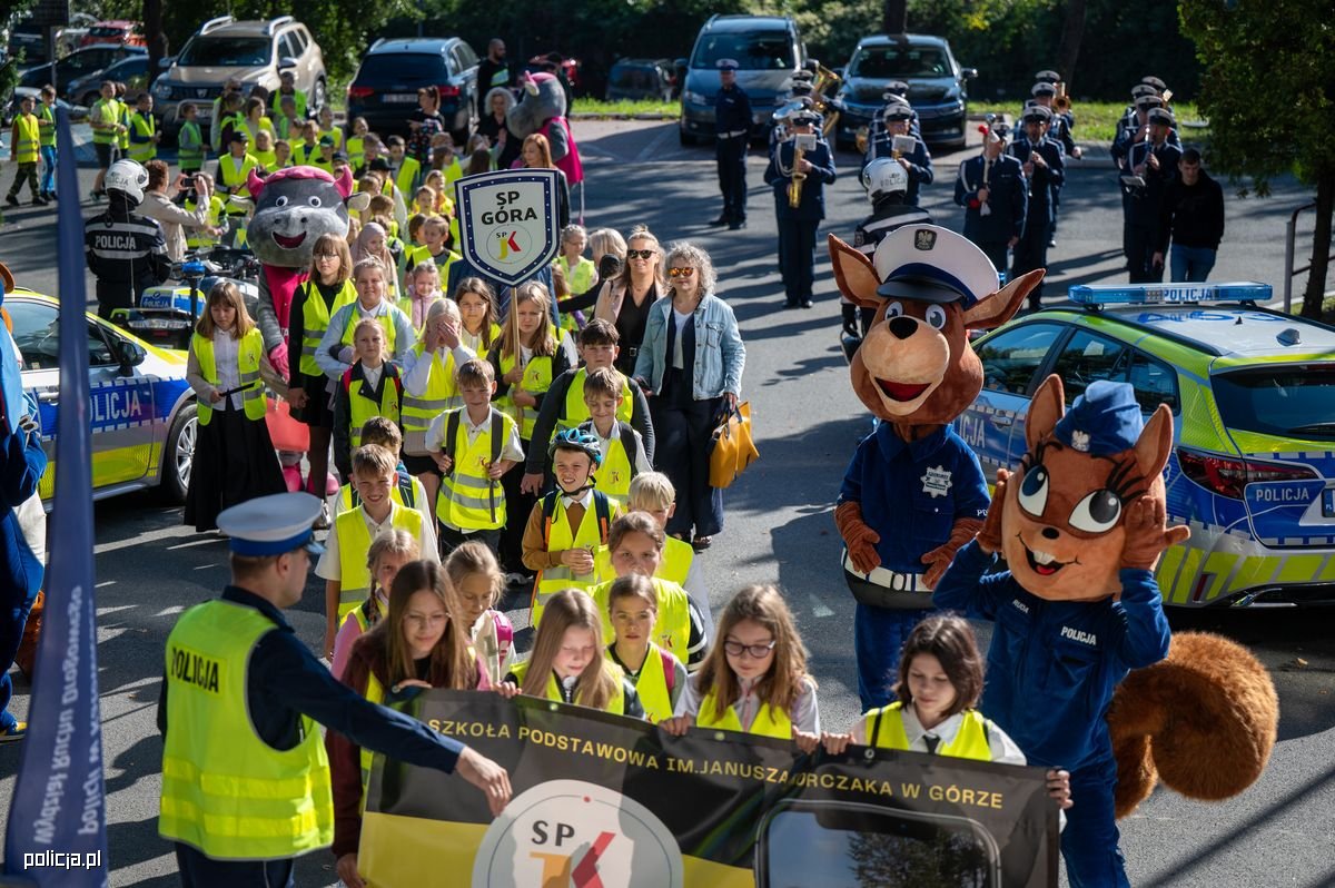 „Odblaskowa Szkoła” 2025 ruszyła w całej Polsce! Adam Małysz ambasadorem akcji