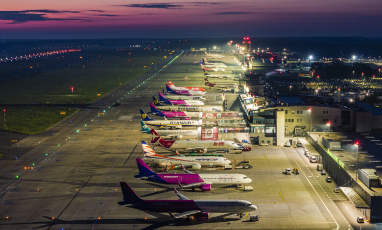 Katowice airport samoloty na płycie lotniska