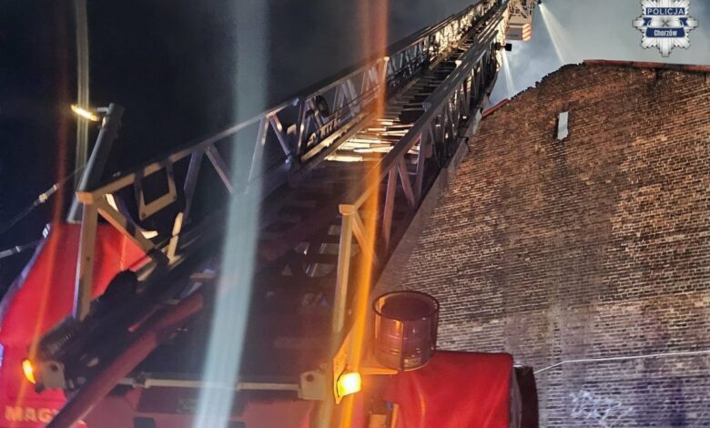 pożar w Chorzowie - wóz strażacki