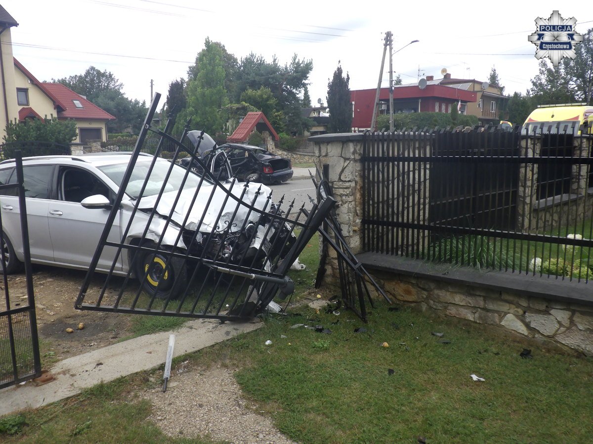 Wypadekna drodze w Łaźcu! Kierowca pod wpływem narkotyków ranił dwie osoby